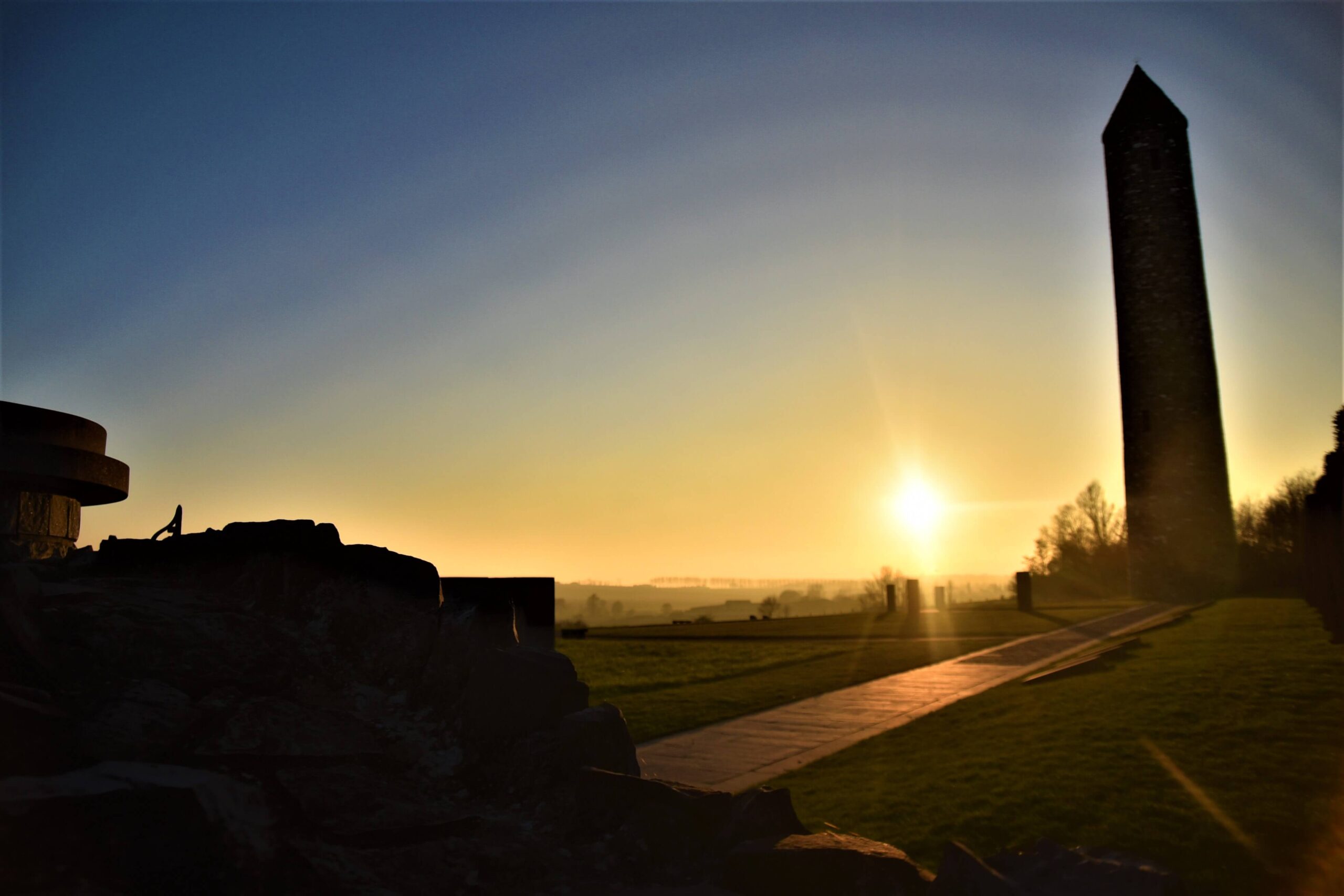 Iers Vredespark toren zonsondergang Mesen